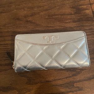 Tory Burch Metallic Gold Savannah Quilted Leather Continental Wallet